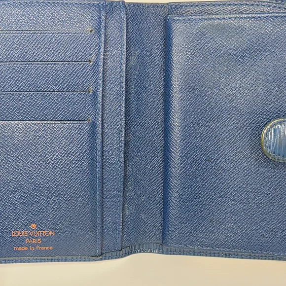 Louis Vuitton Epi Kisslock Wallet - Picture 7 of 9